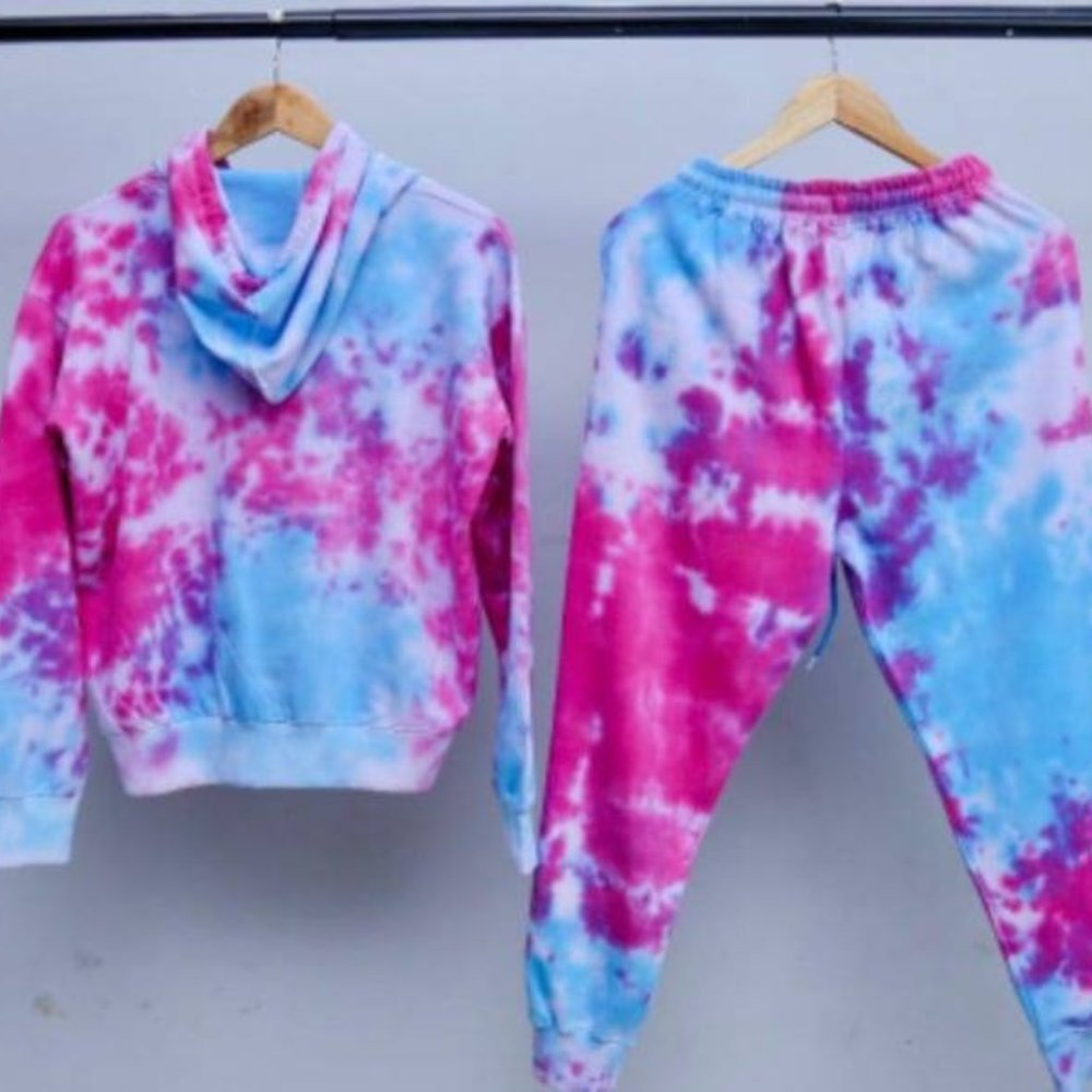 Tie Dye sweatsuit....Perfect for summer